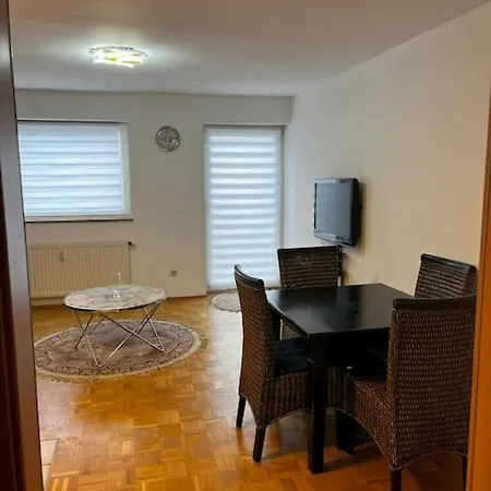 Aparment In Popular Neighborhood Lejlighed