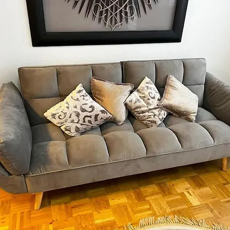 Aparment In Popular Neighborhood * Kolonia