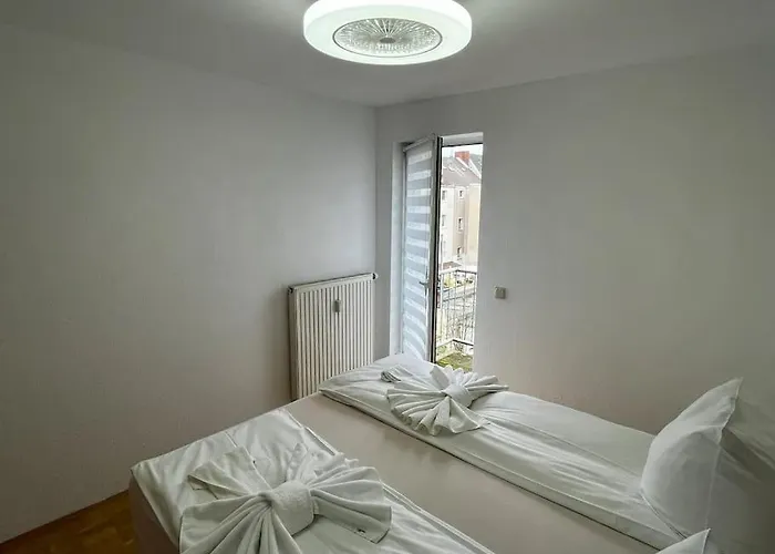 Aparment In Popular Neighborhood *