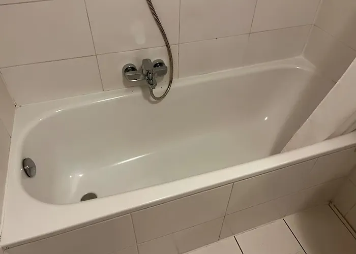 Aparment In Popular Neighborhood *