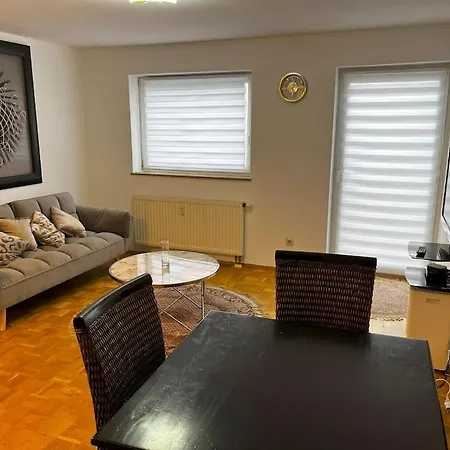 Aparment In Popular Neighborhood Lejlighed *